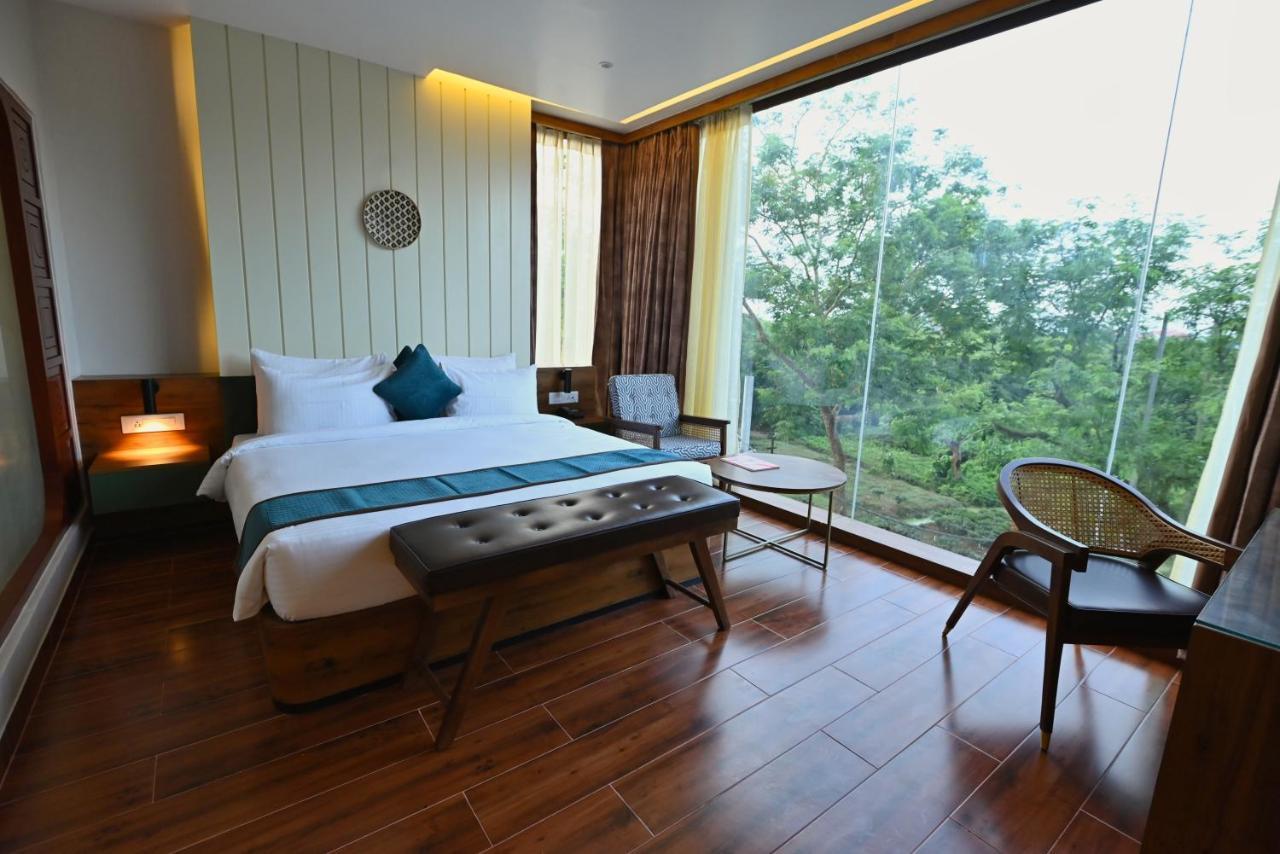 The Convoy Hotel Dibrugarh Eksteriør billede