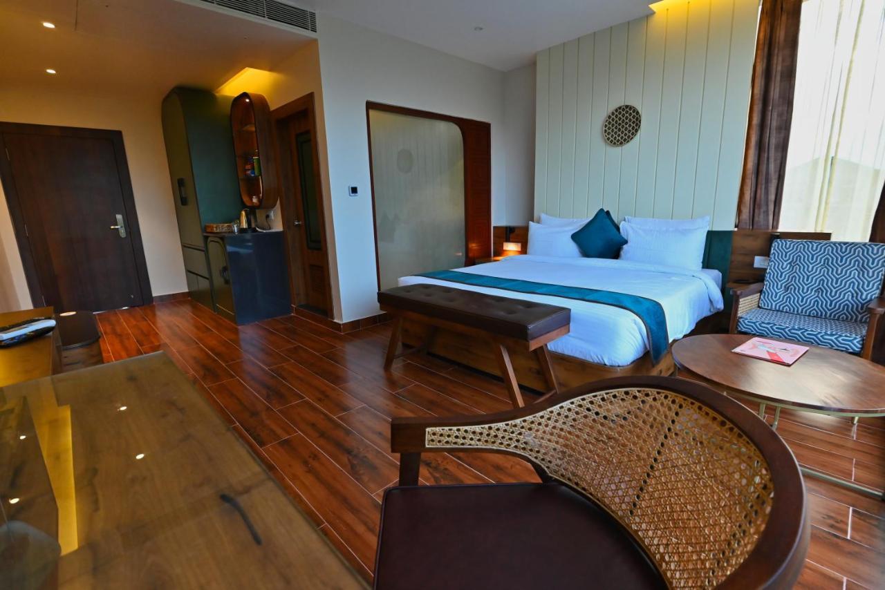 The Convoy Hotel Dibrugarh Eksteriør billede